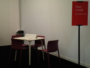 bild-228 Press Lounge at the Saloni Milano Stand: First Chair and First Table by Stefano Giovannoni