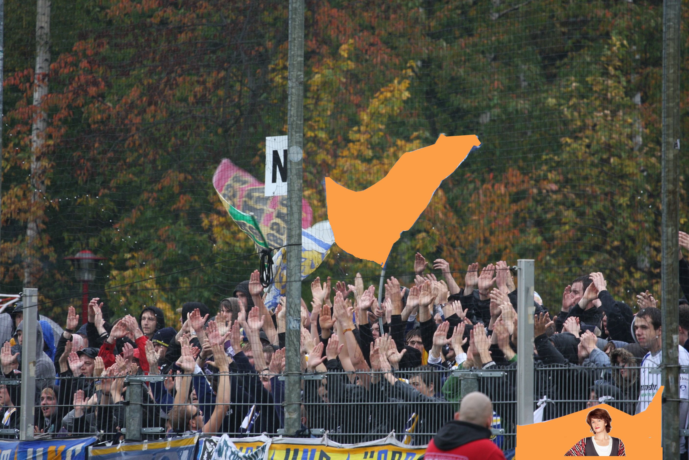 hella-jongerius-patricia-uriquola-fans1 Hella Jongerius Fans celebrate her late win.