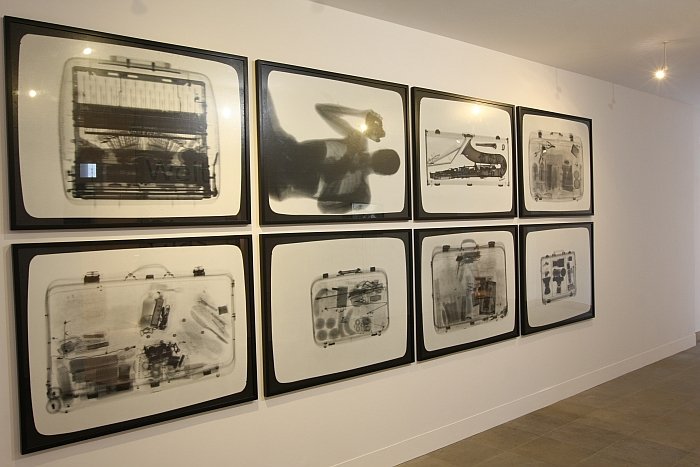 Photos from the series Checked Baggage by Timm Ulrichs, as seen at Welt aus Glas. Transparentes Design, Wilhelm Wagenfeld Haus Bremen